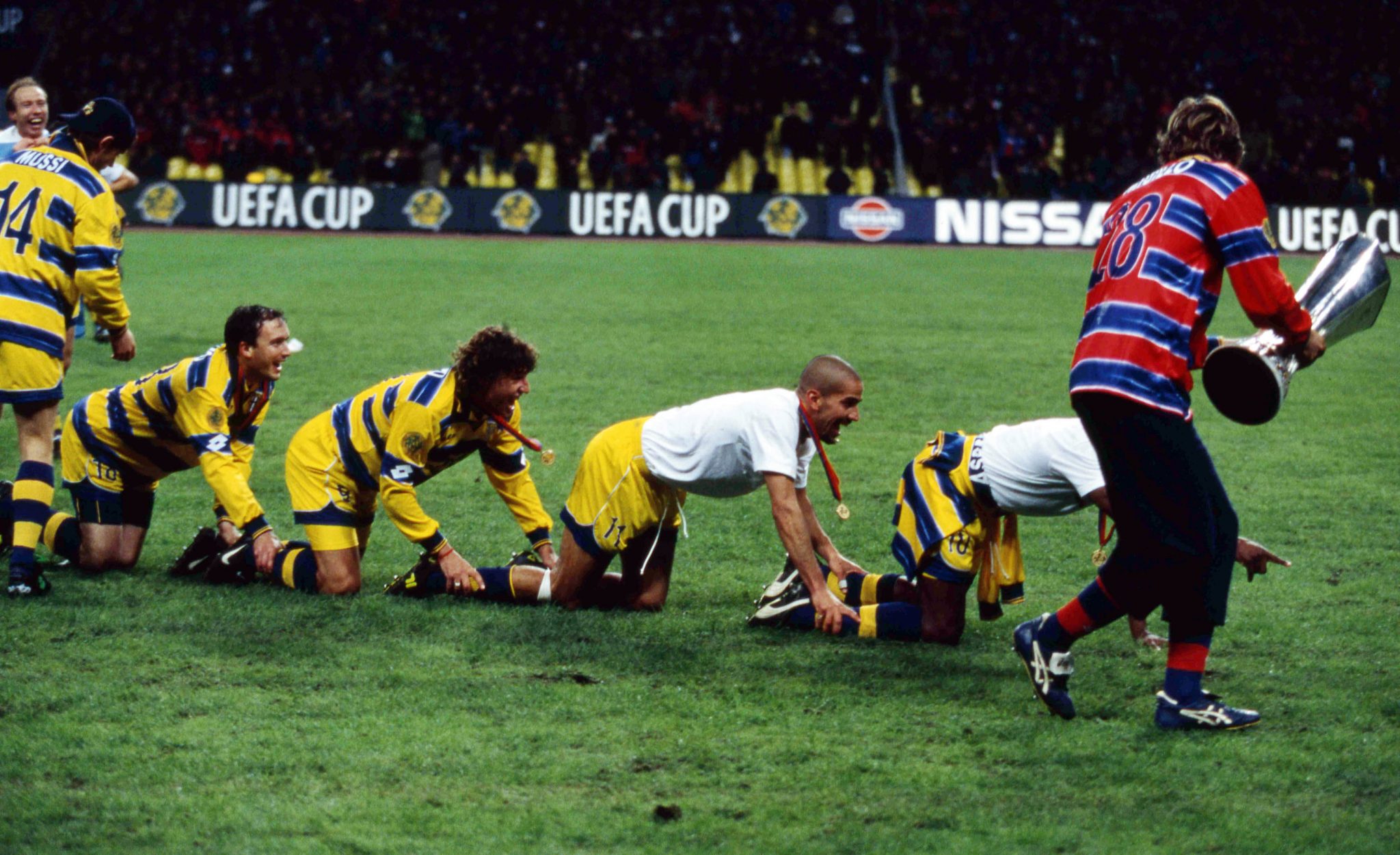 Fanion OM Olympique De Marseille - Finale Coupe UEFA 1999 Vs Parma AC
