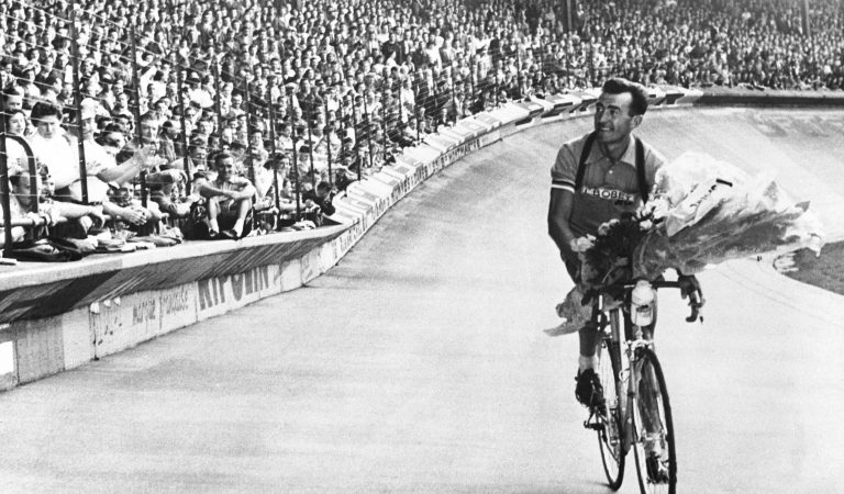 1957 | Louison Bobet, la pause pipi qui coûte un Giro