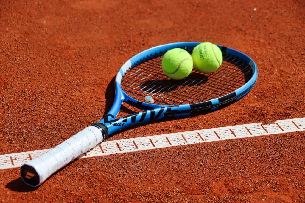 Décor raquette de tennis géante | ENVOL