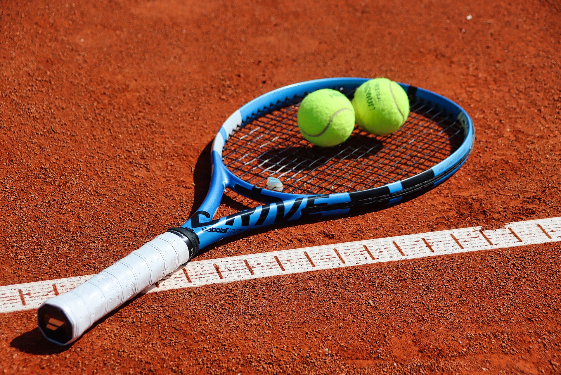 La raquette de tennis : une histoire d'équilibre !