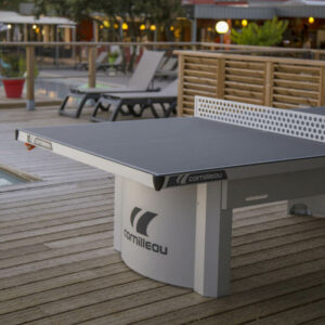 Tennis de table table de ping pong extérieur conçu et prêt à pratiquer en  plein air