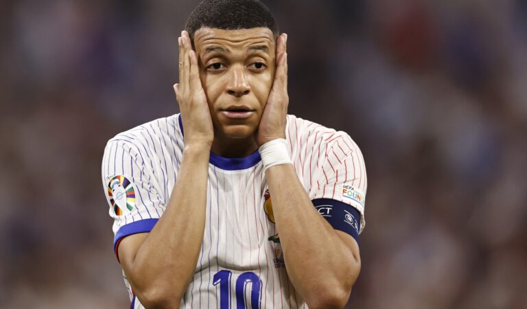 L’IMPROBABLE RAISON pour laquelle Mbappé n’a pas remporté le Ballon d’Or