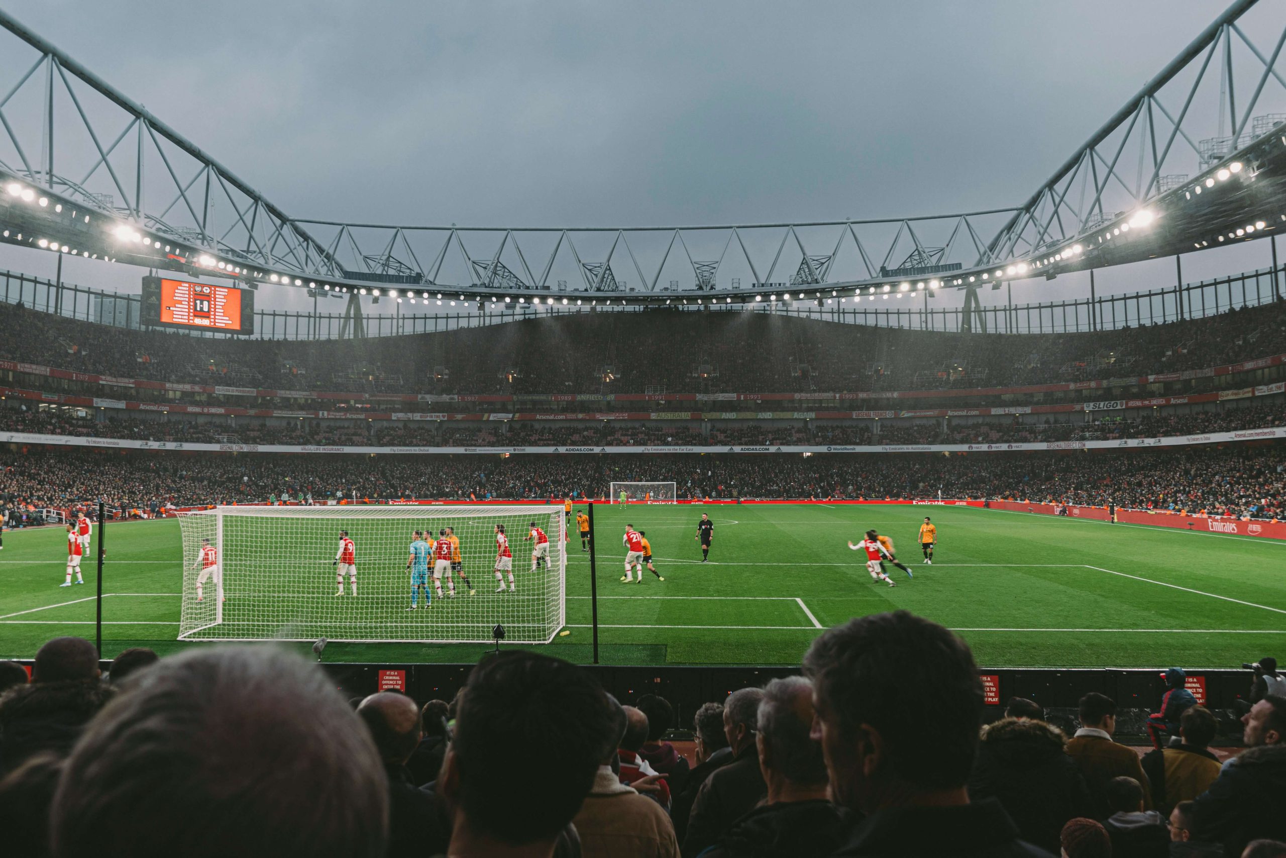 Pack 2 Cadeaux Arsenal : 1 Bannière + 1 Montre - Neuf Sans Emballage