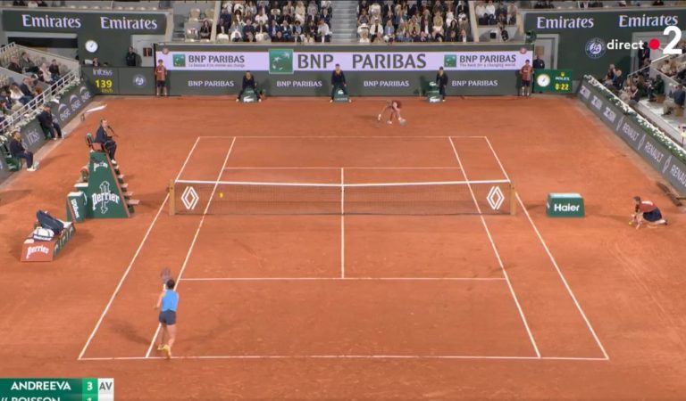 Roland-Garros | Le point irréel remporté par Loïs Boisson sur balle de break