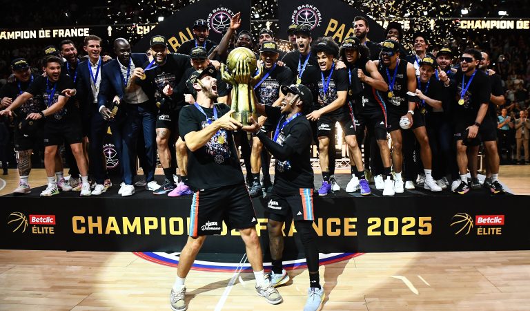 Le dernier mois inadmissible des clubs de Paris Le dernier mois inadmissible des clubs de Paris