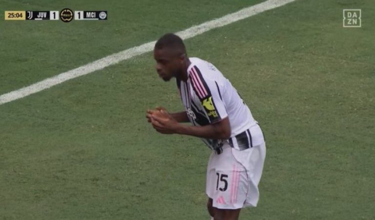 Football | Le but contre son camp surréaliste de Pierre Kalulu avec la Juventus Football | Le but contre son camp surréaliste de Pierre Kalulu avec la Juventus