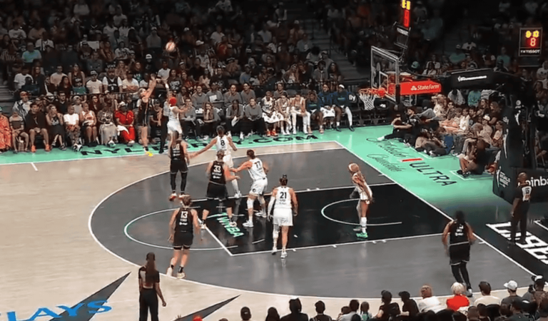 Basket | Le show inadmissible de Marine Johannès avec New York Basket | Le show inadmissible de Marine Johannès avec New York
