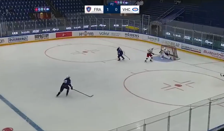 Hockey sur glace | Le but gag iconique offert à la France