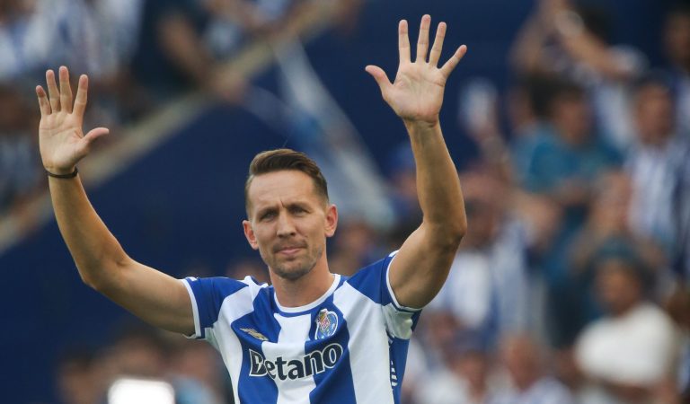 Football | L’arrivée incognito irréelle de Luuk de Jong à Porto Football | L’arrivée incognito irréelle de Luuk de Jong à Porto