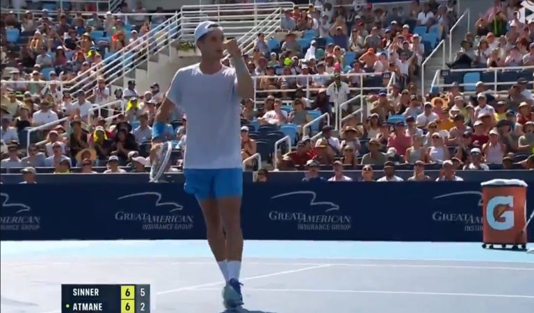 Tennis | Le point surhumain entre Terence Atmane et Jannik Sinner