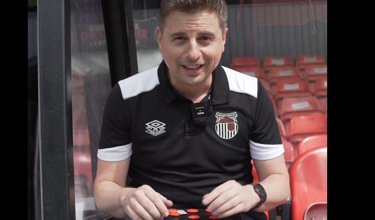 Football | Le troll génial de Grimsby sur Manchester United Football | Le troll génial de Grimsby sur Manchester United