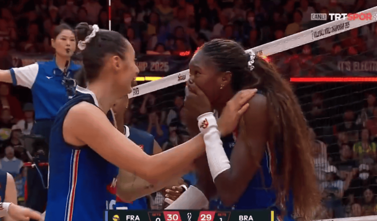 Volley | Le point surréaliste marqué par cette Française au Mondial Volley | Le point surréaliste marqué par cette Française au Mondial