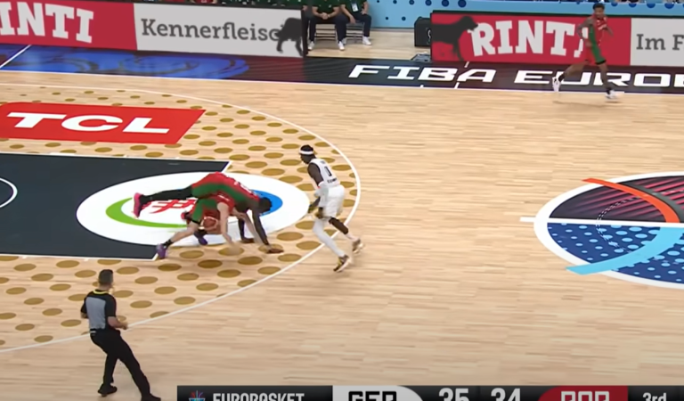 Basket | L’incroyable boulette de ces deux Portugais à l’Euro Basket | L’incroyable boulette de ces deux Portugais à l’Euro