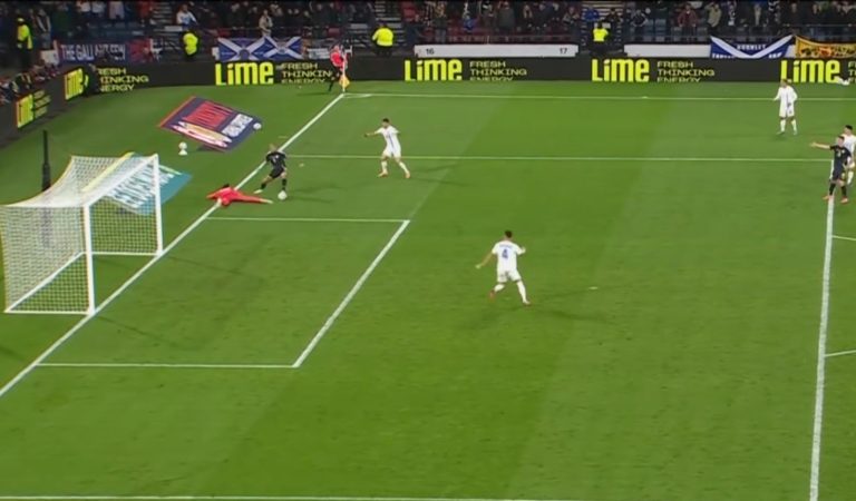 Football | L’erreur venue d’ailleurs de Konstantinos Tzolakis avec la Grèce