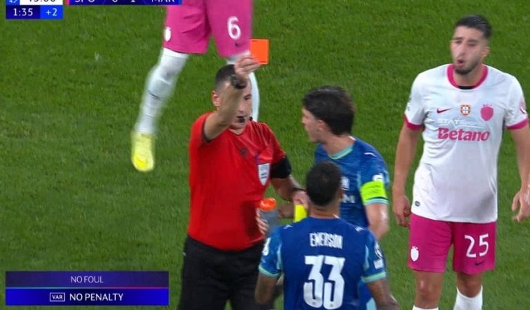 Football | Le carton rouge absolument lunaire d’Emerson avec l’OM Football | Le carton rouge absolument lunaire d’Emerson avec l’OM
