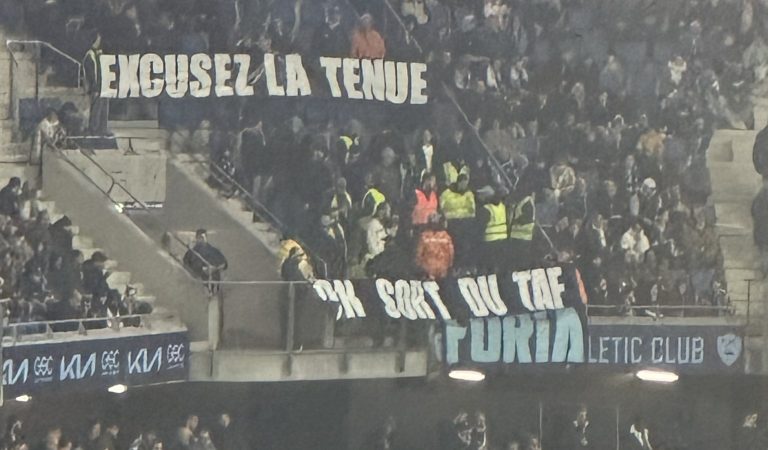 Football | La banderole d’ores et déjà légendaire des supporters du Havre
