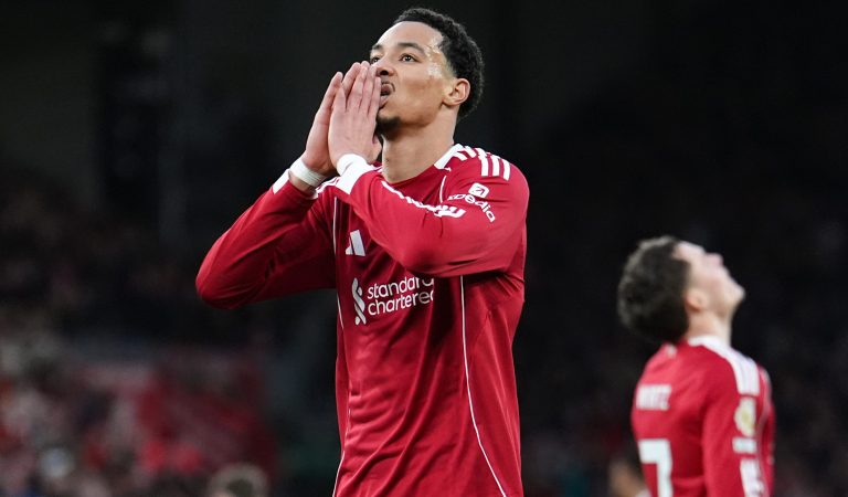 Hugo Ekitike signe un record… battu 23 heures plus tard