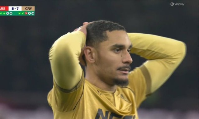 Maxence Lacroix élimine son équipe à lui tout seul contre Arsenal