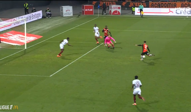 Football | Le raté déjà iconique de Pablo Pagis avec Lorient