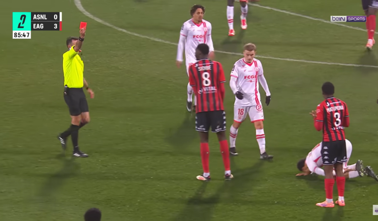 Football | Le carton rouge lunaire de Guingamp au bout de 41 secondes !