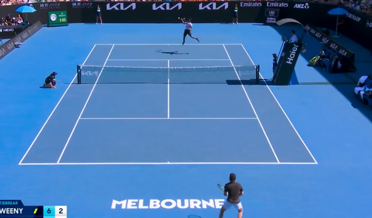 Gaël Monfils réalise un coup insolent qui fait bondir le public