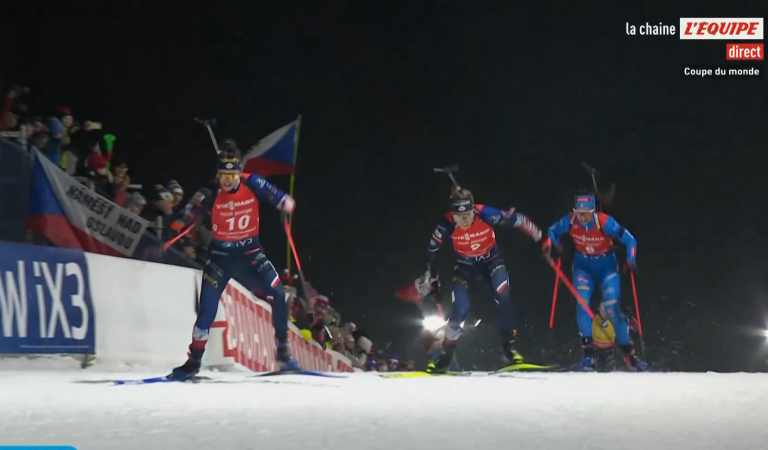 Biathlon | Le final complètement dingue entre 3 Françaises et 1 Italienne