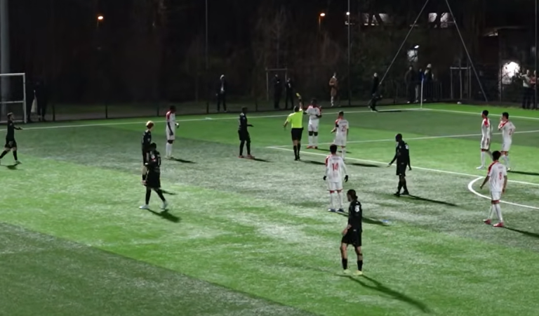 National | Sorti pour se faire soigner, son retour sur la pelouse est iconique