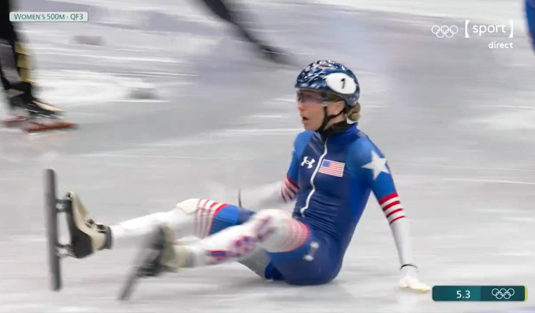 Jeux olympiques | Trois départs, trois chutes : la scène déjà culte en short-track