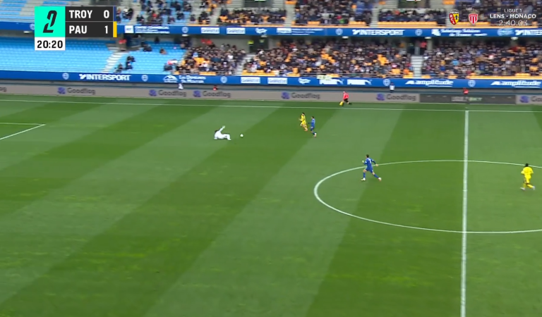 La glissade d’ores et déjà mythique du gardien de Troyes en Ligue 2
