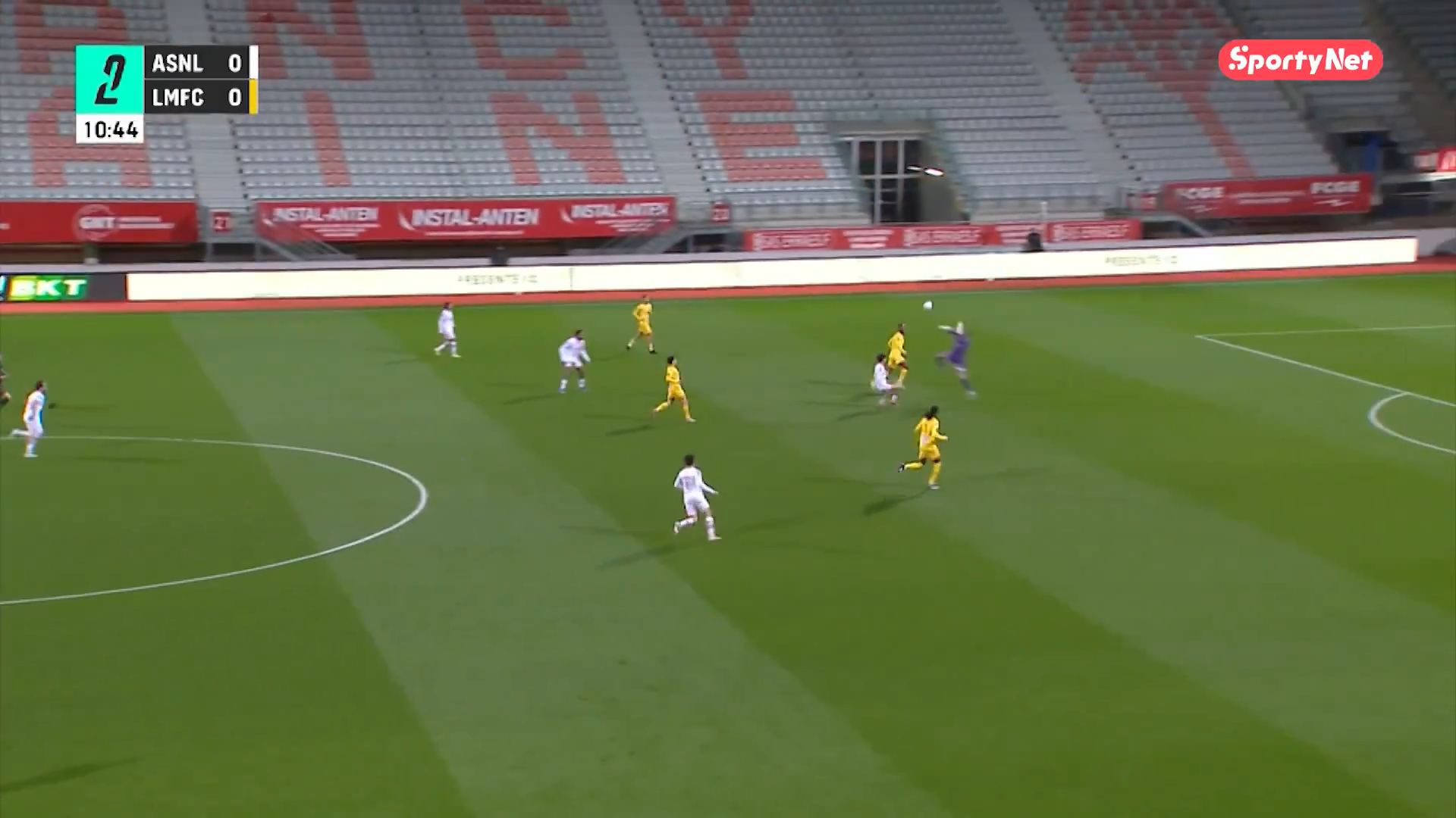 Football | La boulette déjà iconique du gardien du Mans en Ligue 2