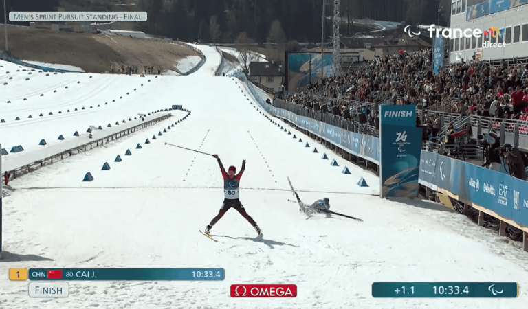 La fin de course irréelle de cet Ukrainien qui célèbre en pensant avoir gagné