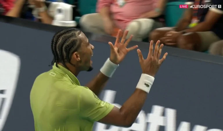 Arthur Fils l'emporte face à Tommy Paul