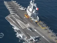 Le porte-avions Charles de Gaulle en mer