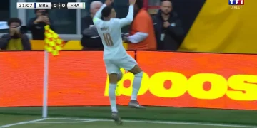 Mbappé ouvre le score face au Brésil
