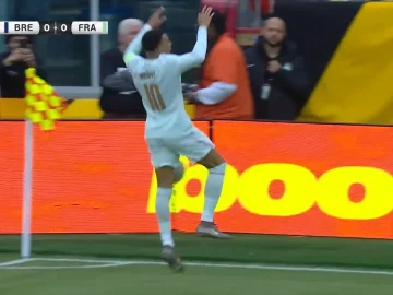 Mbappé ouvre le score face au Brésil