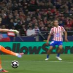 Antonin Kinsky foire son dégagement en Ligue des Champions