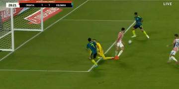 Luis Suarez rate l'immanquable