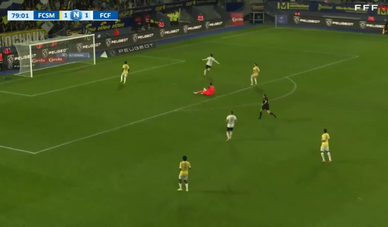 Football | L&rsquo;erreur déjà iconique de la défense de Sochaux en National