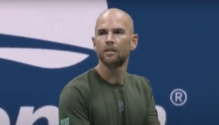 Adrian Mannarino, également appelé le Divin chauve