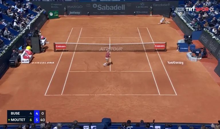 La balle de match inexplicable de Corentin Moutet à Barcelone