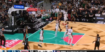 Wemby humilie son adversaire