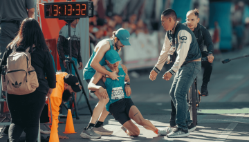 homme s'éffrondre marathon