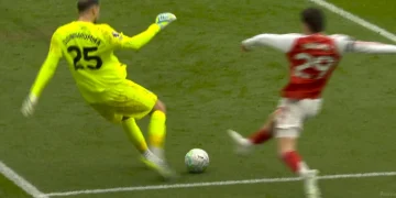 Gigio Donnarumma vient de commettre une bourde mémorable contre Arsenal