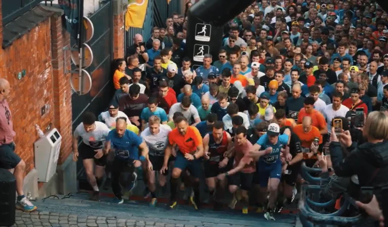 1000 marches en 40 minutes : il remporte une course de montée d&rsquo;escaliers improbable