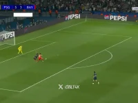 La danse de Marquinhos face au Bayern Munich