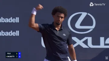 Arthur Fils pousse le bouchon loin à Barcelone