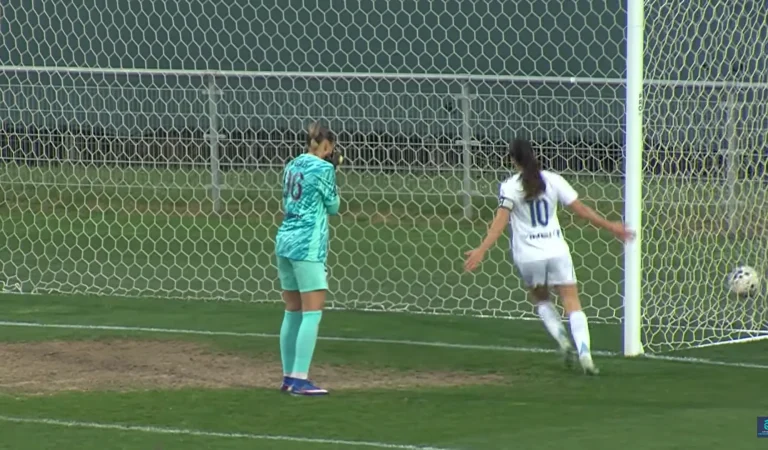 Football | La bourde collector de Chloé N&rsquo;Gazi avec Montpellier