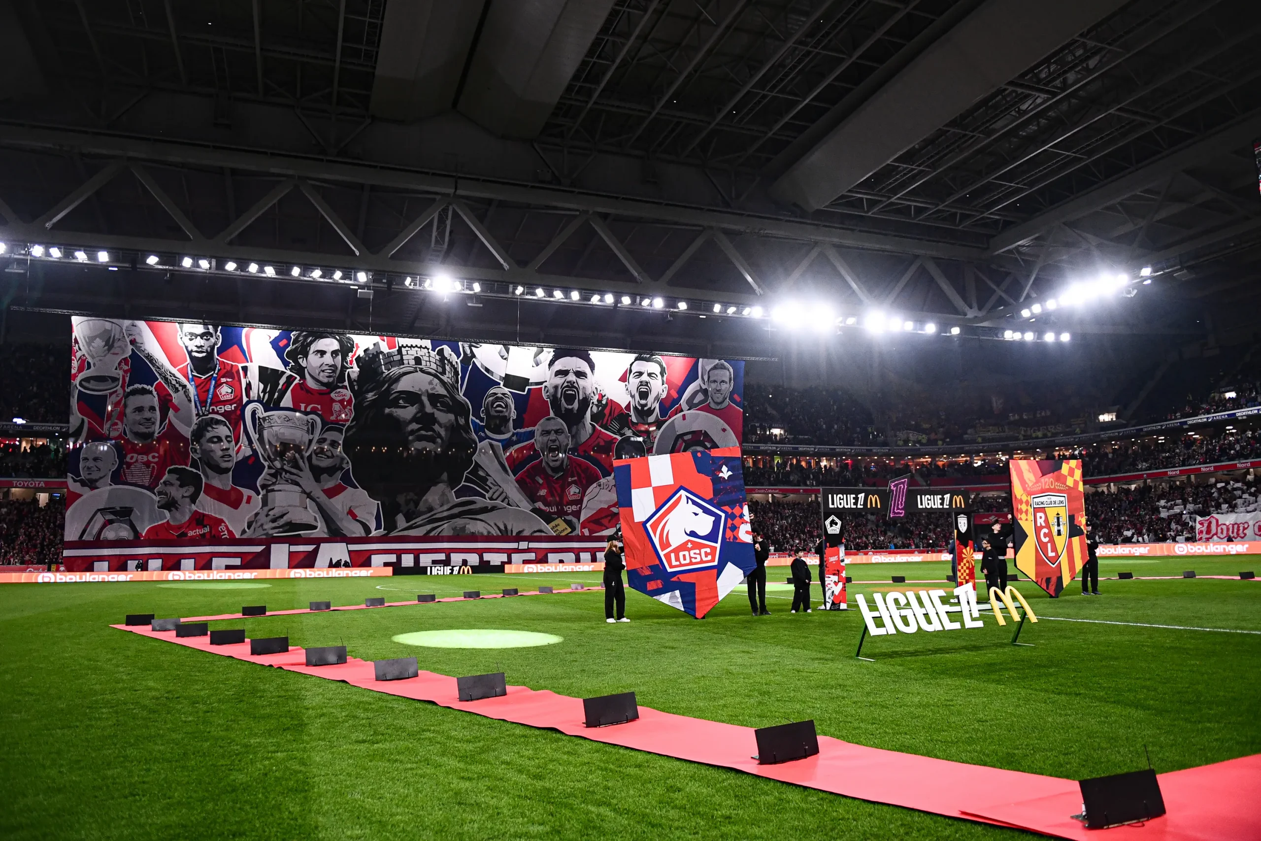 Les supporters lillois ratent 13 minutes du match à cause de leur propre tifo