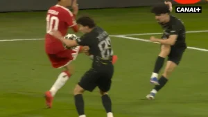 On sait pourquoi il n'y a pas eu de main sifflée contre le PSG
