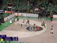 Sylvain Francisco vient de claquer le dunk de l'année